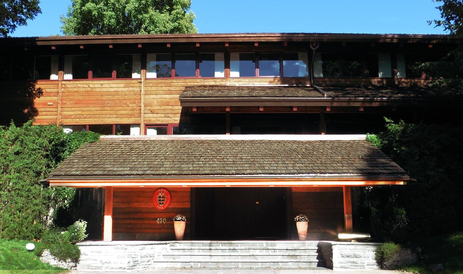 Residence wide & cropped